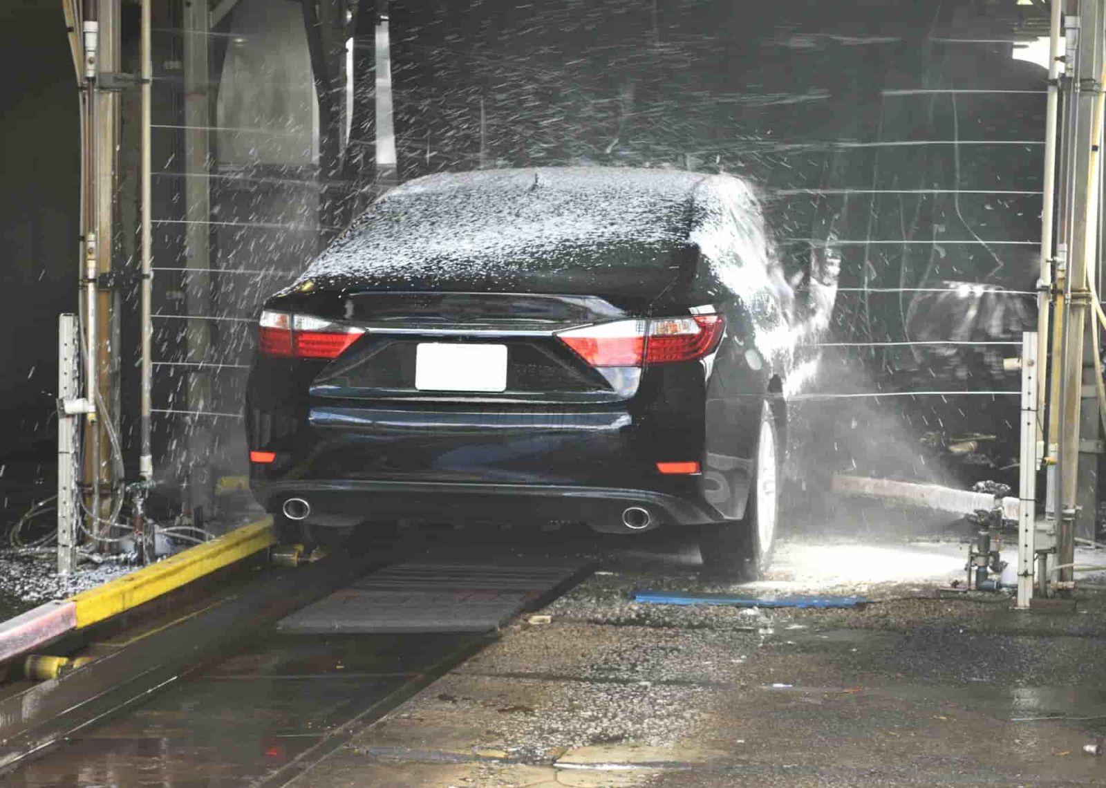 Zara Car Wash: Jasa Cuci Mobil